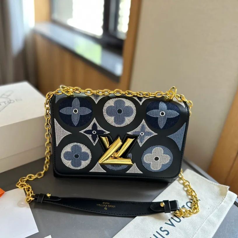 Louis Vuitton◇ネオクラシカルなツイストミディアムバッグの登場です