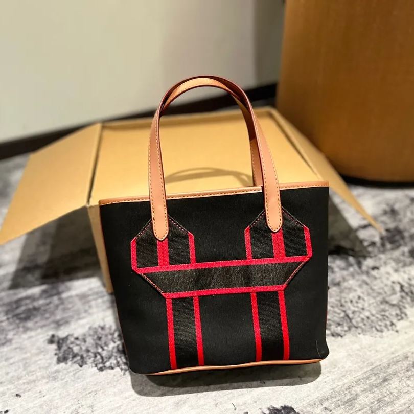 HERMES キャンバス製野菜バスケット