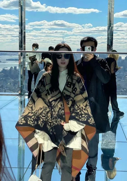 【BURBERRY バーバリー 】バーバリー最新作ナイトウォーホース両面ジャガードショールケープ‼ ️定番中の定番