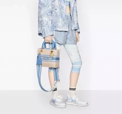 【DIOR直営】新作！ミディアム LADY DIOR