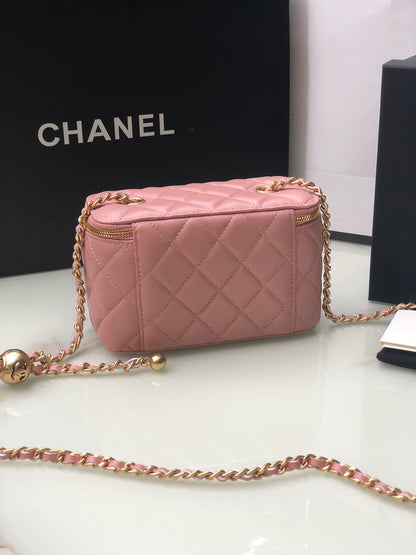 Chanel Classic Vanity 22C Bag with Chain AP2303