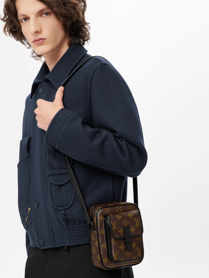 【男性必見】ルイヴィトンバッグ ウエアラブルウォレット