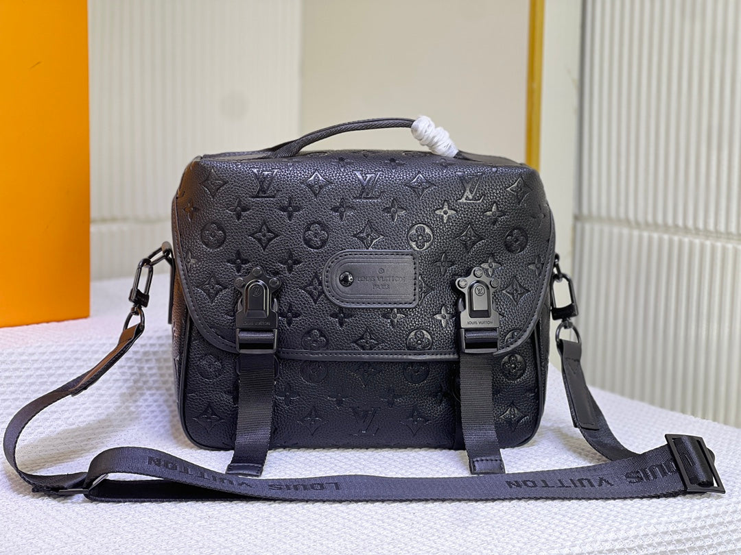 エレガント☆Louis Vuitton☆LV トレイル ショルダーバッグ M46972