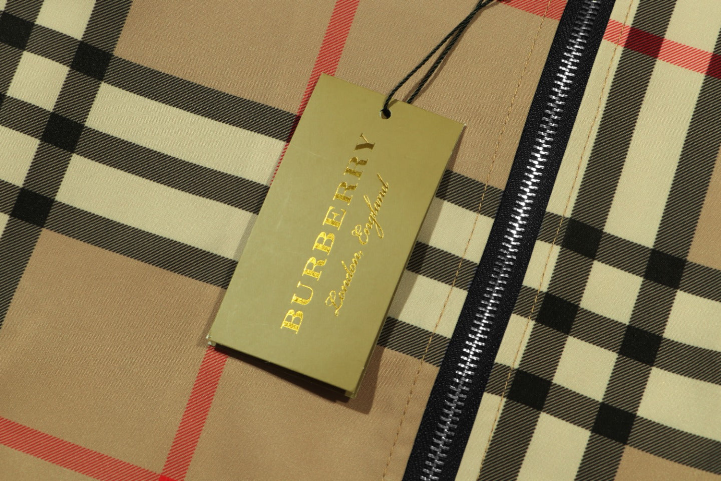 【BURBERRY 公式旗艦店】バーバリー ジャケット着 好評に付き再入荷！