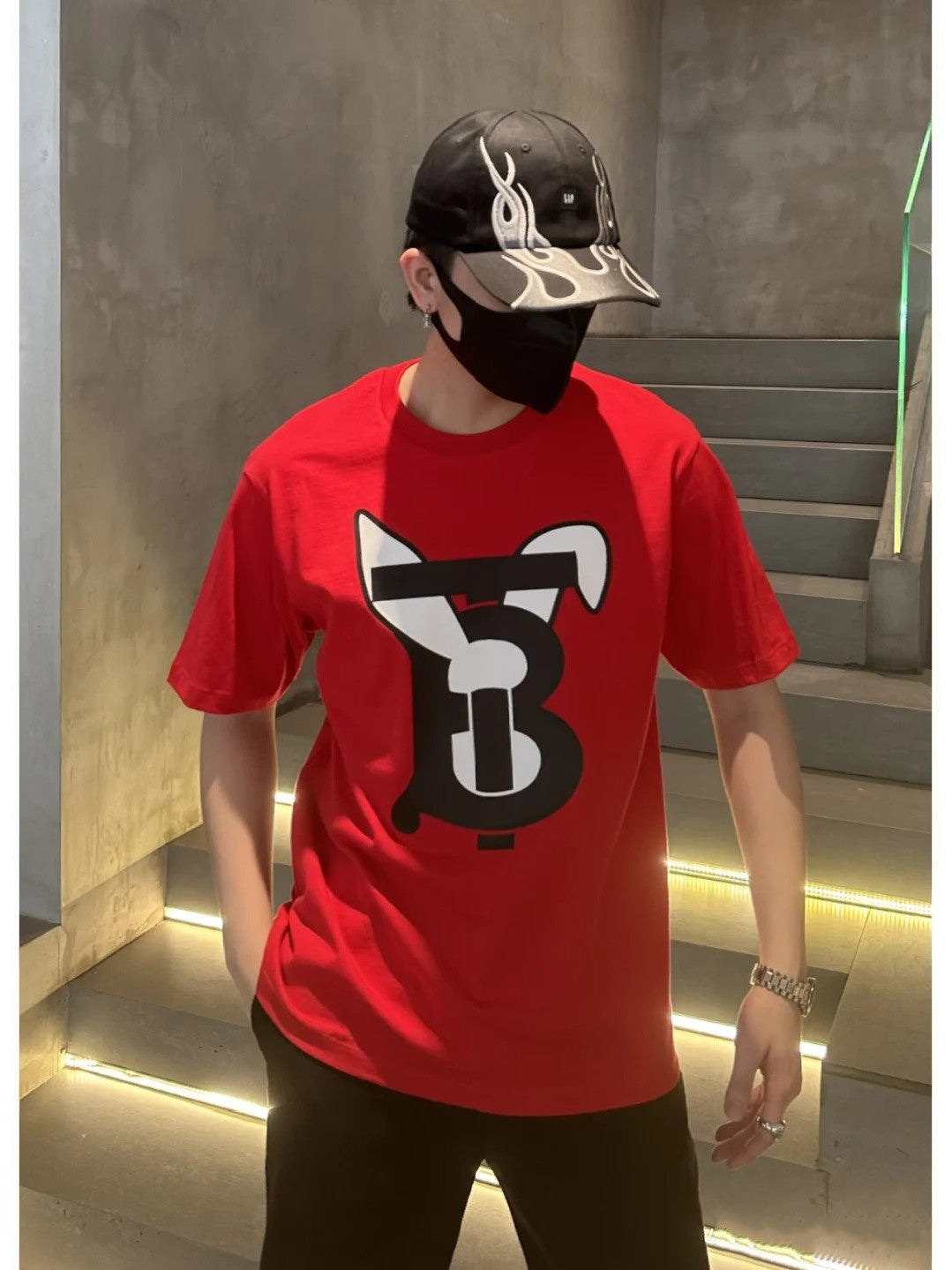 🔥2 つのうち 1 つが無料になります🔥🔥【Burberry】バーバリー )半袖 男女兼用、ご好評に付き再入荷！