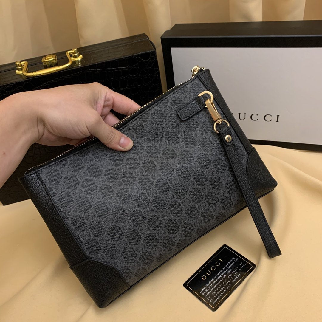 Gucci(グッチ)クラッチバッグ 28x18x4cm