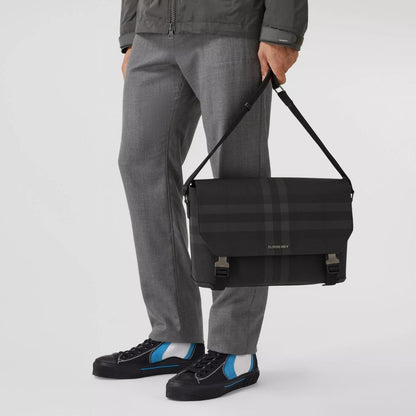 【BURBERRY】バーバリー チェック ラージ メッセンジャーバッグ