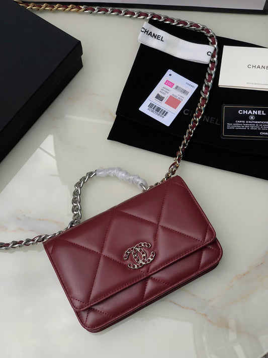 CHANEL 19 WALLET ON CHAIN 0957