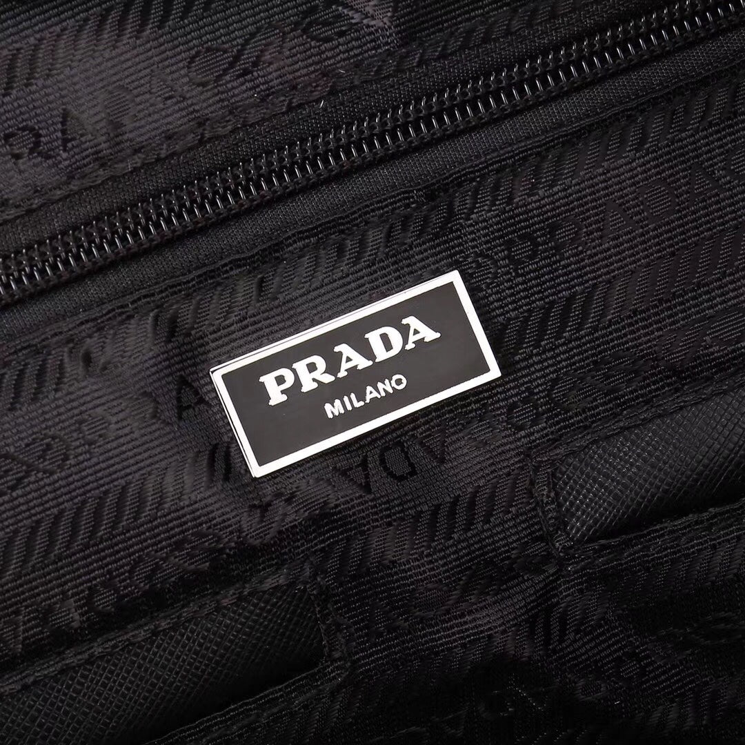 【PRADA 公式 旗艦店】プラダ ブリーフケース 当日出荷 好評に付き再入荷！20*26*20CM