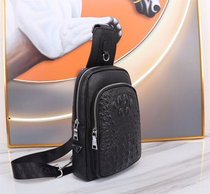 【PRADA 公式 旗艦店】プラダ 胸ポケット当日出荷 好評に付き再入荷！34*17*6CM