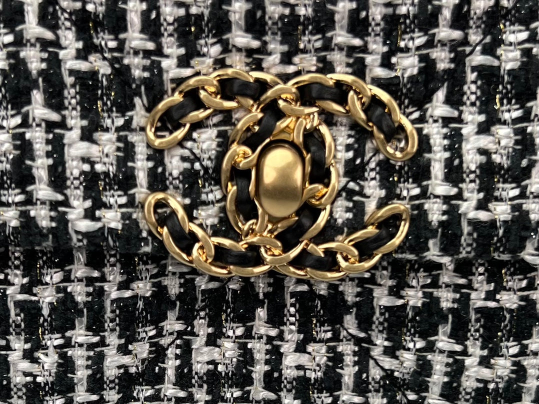 CHANEL 19 HANDBAG AS1161