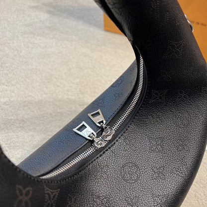 L&v WHY KNOT 蝶ネクタイ型トートバッグ