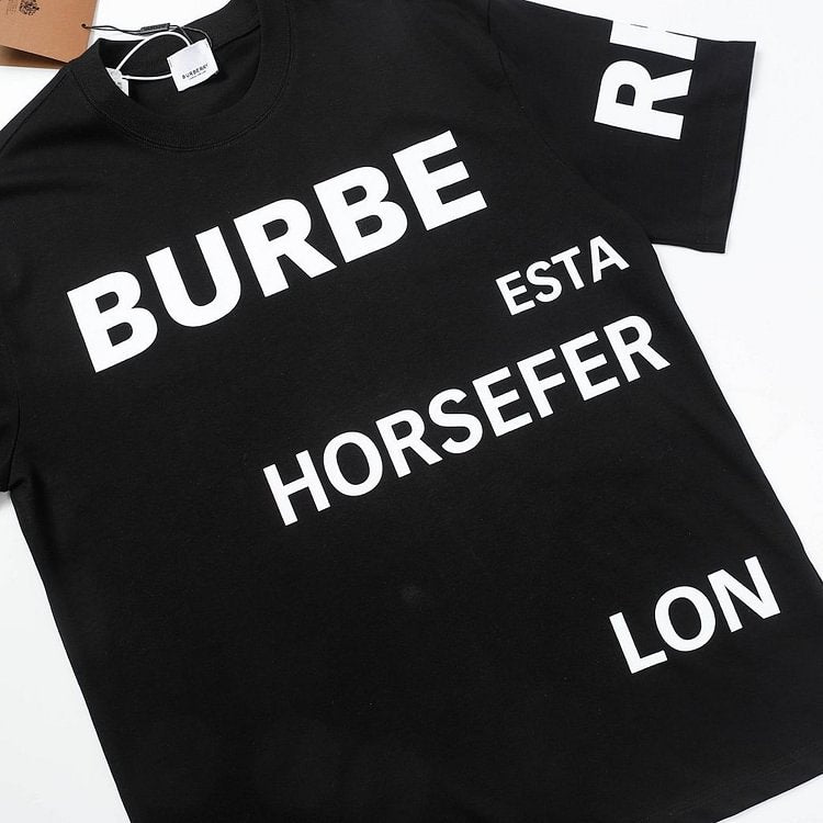 🔥2 つのうち 1 つが無料になります🔥🔥【Burberry】バーバリー )半袖 男女兼用、ご好評に付き再入荷！