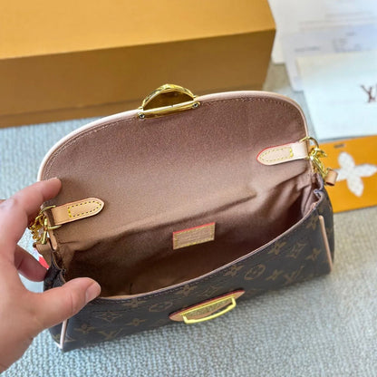 ☆Louis Vuitton☆ ゴールドシールド脇包