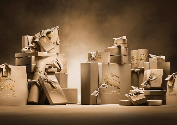 【BURBERRY】男女兼用、ご好評に付き再入荷！