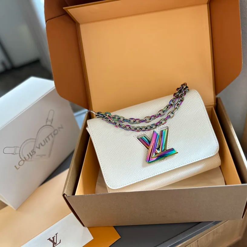 ★Louis Vuitton★ネオクラシカルなツイストミディアムバッグの登場です