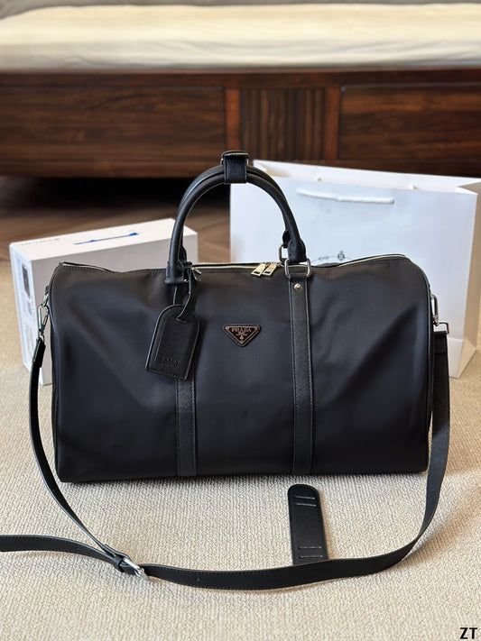 ★PRADA★プラダのトラベルバッグ初披露