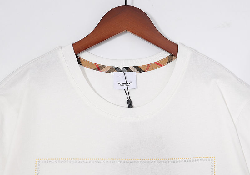 【Burberry】男女兼用、ご好評に付き再入荷！