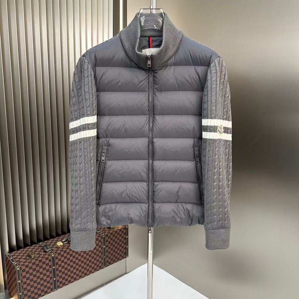 【Moncler】モンクレール 2025 スタンドカラーニットウールパッチワークダウンジャケット