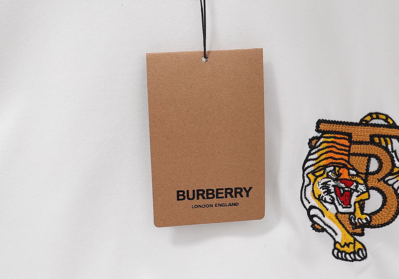 【Burberry】男女兼用、ご好評に付き再入荷！