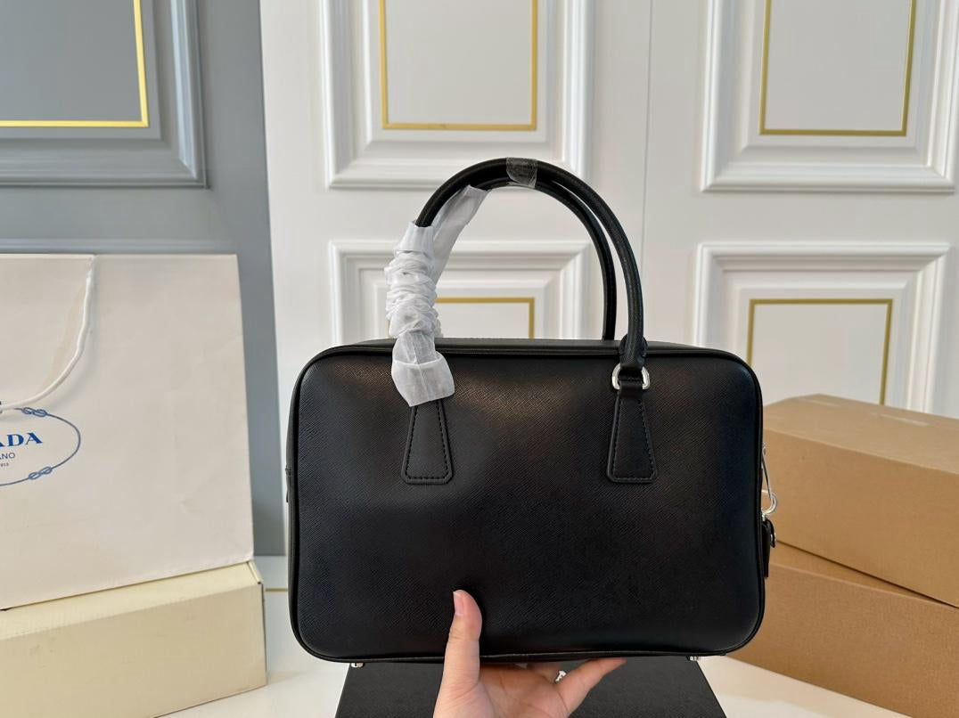 【PRADA 公式 旗艦店】プラダ ブリーフケース 当日出荷 好評に付き再入荷！30*20CM 240719