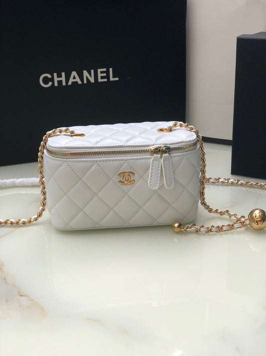 Chanel Classic Vanity 22C Bag with Chain AP2303