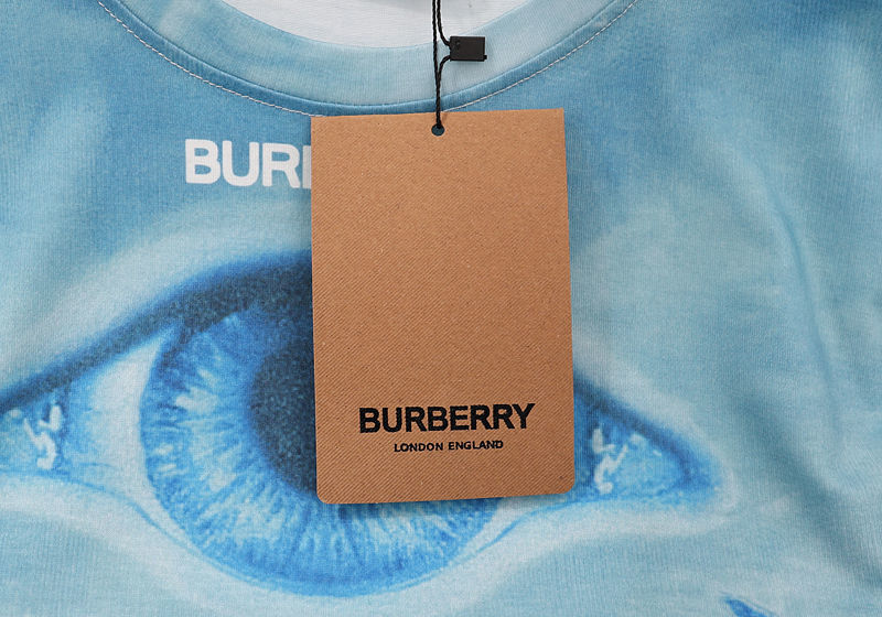 【Burberry】男女兼用、ご好評に付き再入荷！