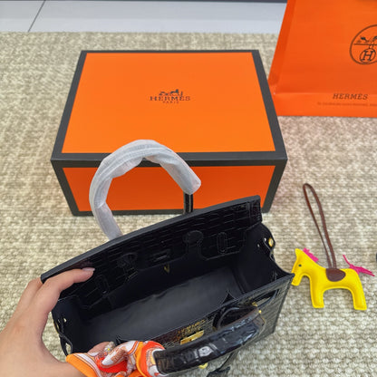 HERMES 高級ワニ革模様 プラチナバッグ