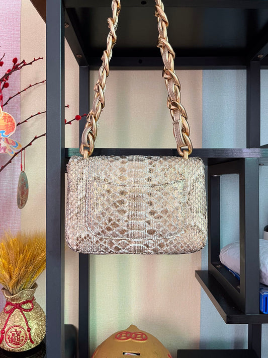 BOLSA CHANEL 2.55 PYTHON FLAP BAG AS3214