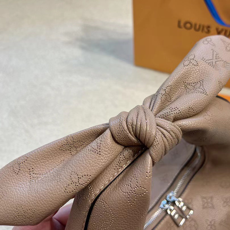 L&v WHY KNOT 蝶ネクタイ型トートバッグ