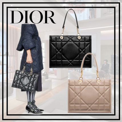 【DIOR】★高級感漂うデザイン★DIOR ESSENTIAL ミディアムトートバック