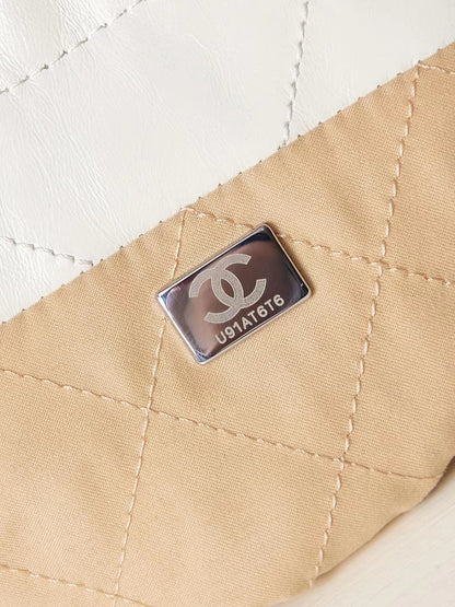 CHANEL 22 Bag Mini AS3980