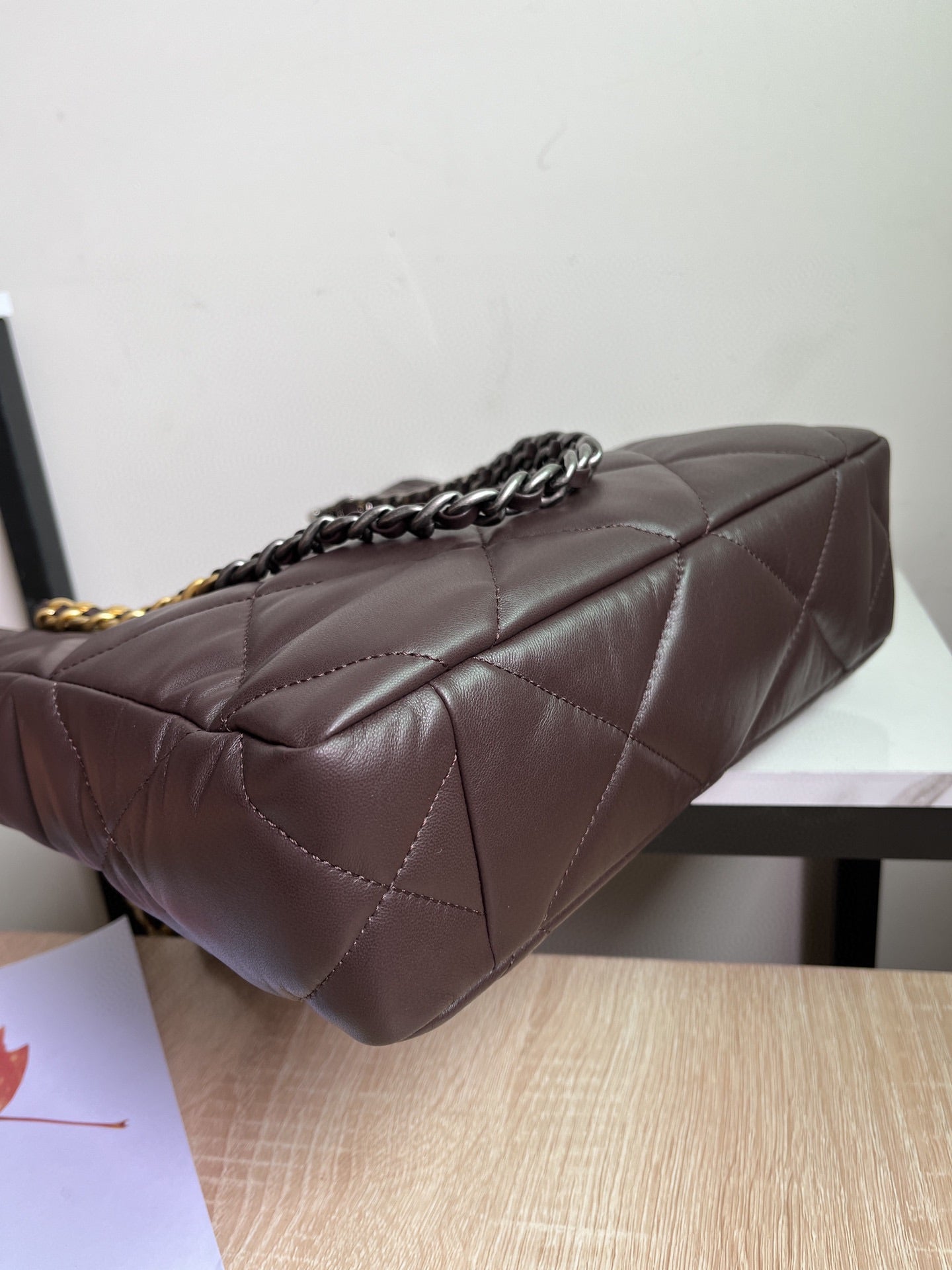 CHANEL 19 SHOPPING BAG 3519