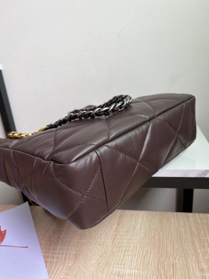 CHANEL 19 SHOPPING BAG 3519