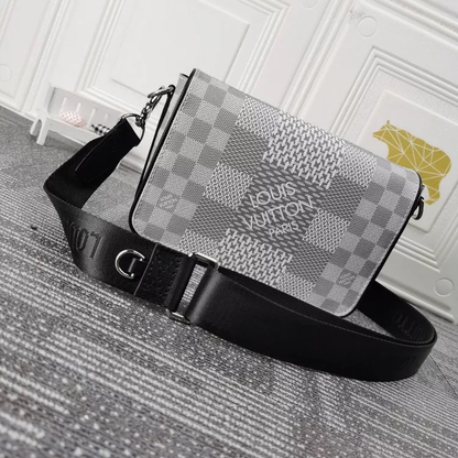 LOUIS VUITTON ルイヴィトン メッセンジャーバッグ 23.5X14X5CM