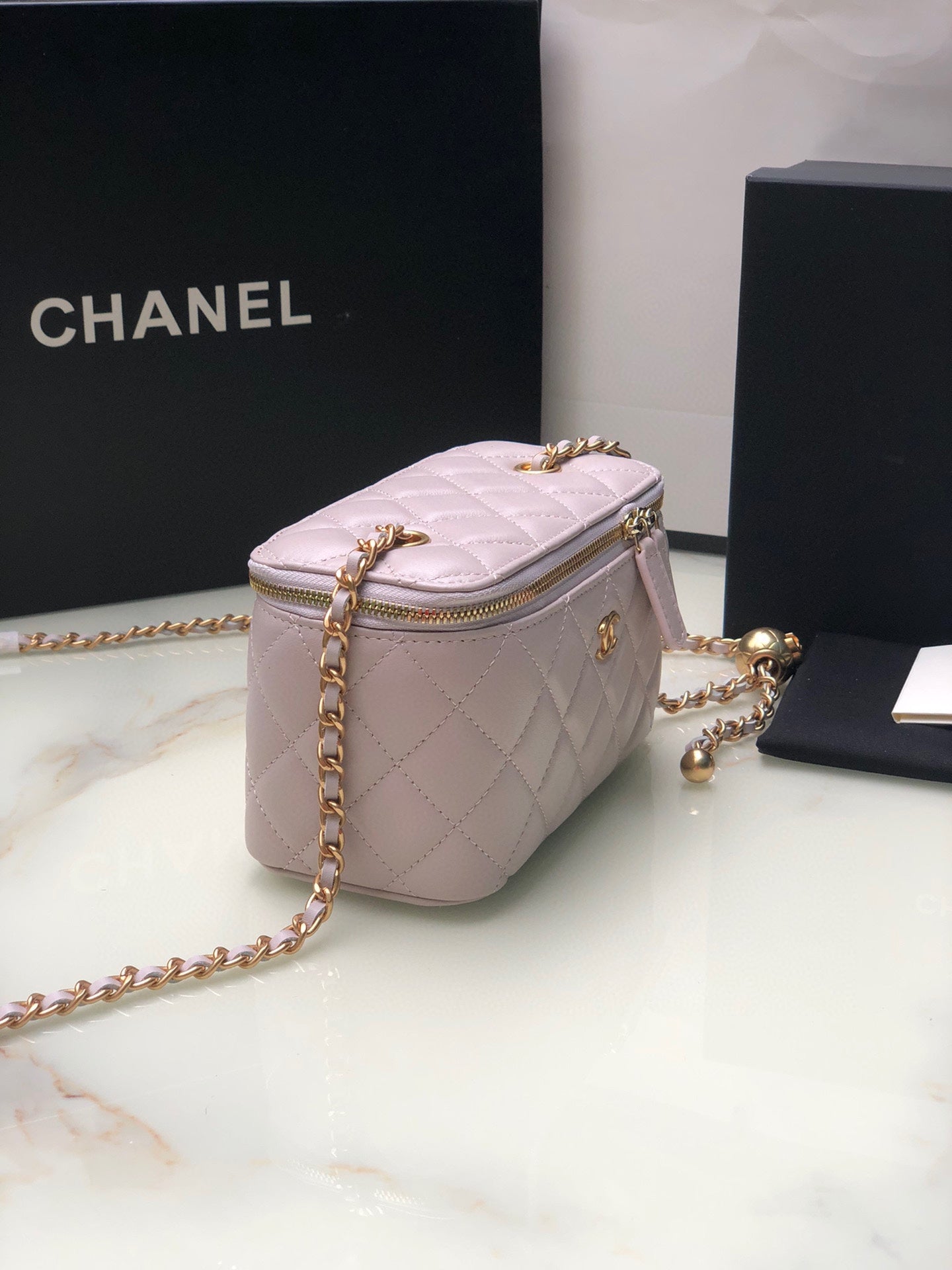 Chanel Classic Vanity 22C Bag with Chain AP2303