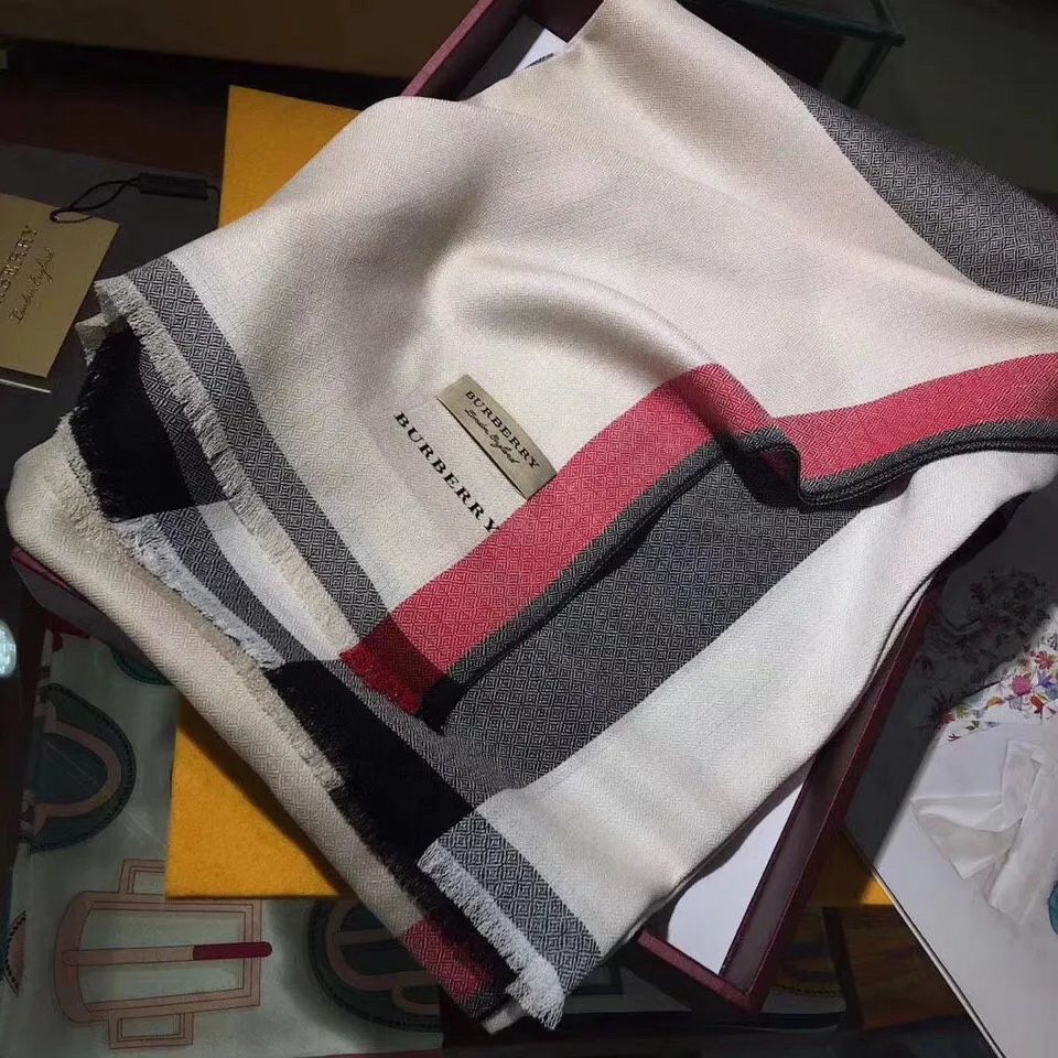 【BURBERRY】バーバリーカシミヤスカーフ 4色