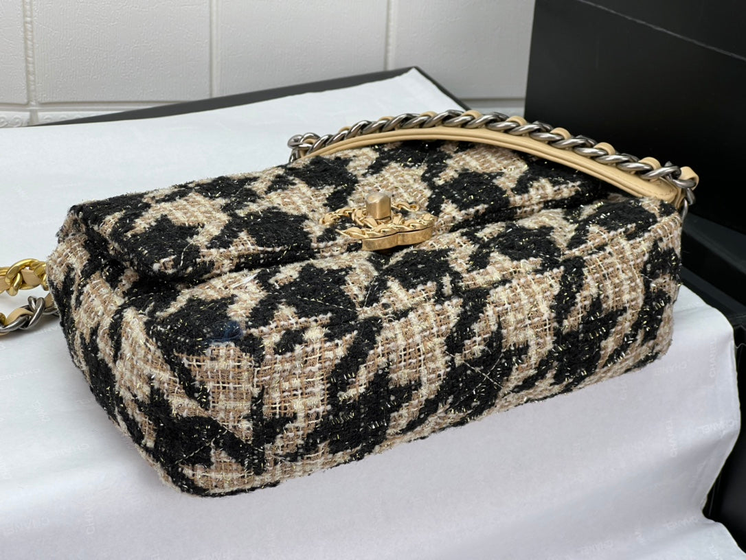 CHANEL 19 HANDBAG AS1161