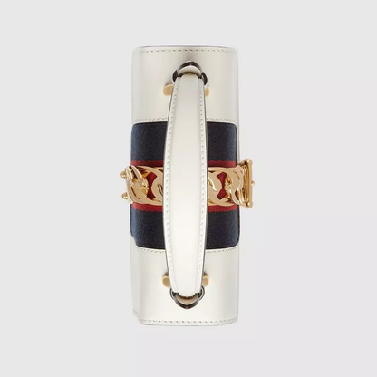 【GUCCI】人気の〔シルヴィ〕レザー ミニバッグ★すぐ届く！