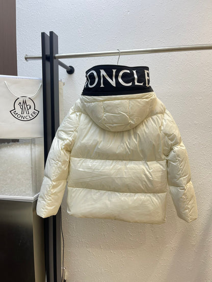 【MONCLER旗艦店】（モンクレール） ダウンジャケット ご好評に付き再入荷！