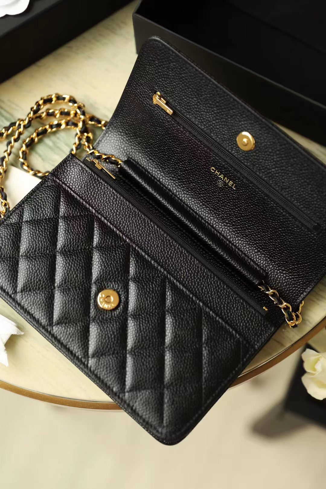 CHANEL WALLET ON CHAIN A33814