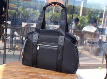 【PRADA 公式旗艦店】プラダ 旅行かばん 当日出荷 好評に付き再入荷！39*28*10CM