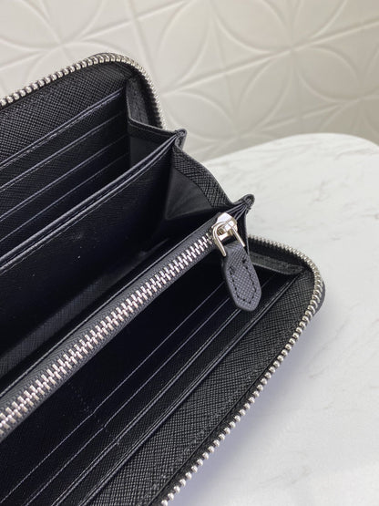 PRADA(プラダ) 財布19x12cm