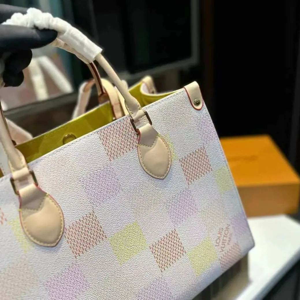 Louis Vuitton(ルイヴィトン) Lv 2024初春の新スタイル、新色オンザゴーマミーバッグ、新スタイルが登場、コスパの王様