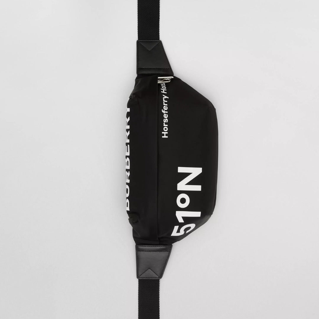 新作【BURBERRY】バーバリー ソニー ナイロン バナナバッグ