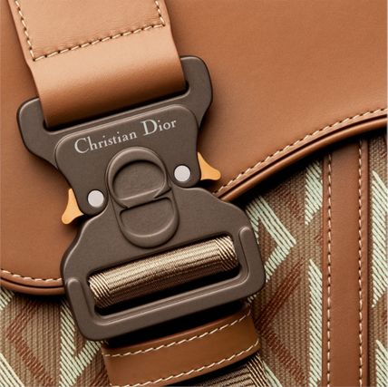 DiorEssentials SADDLE バッグ CD Diamond キャンバス & スムースカーフスキン