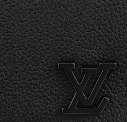 国内即発 LouisVuitton ファストラインウエアラブルウォレット