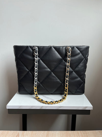 CHANEL 19 SHOPPING BAG 3360