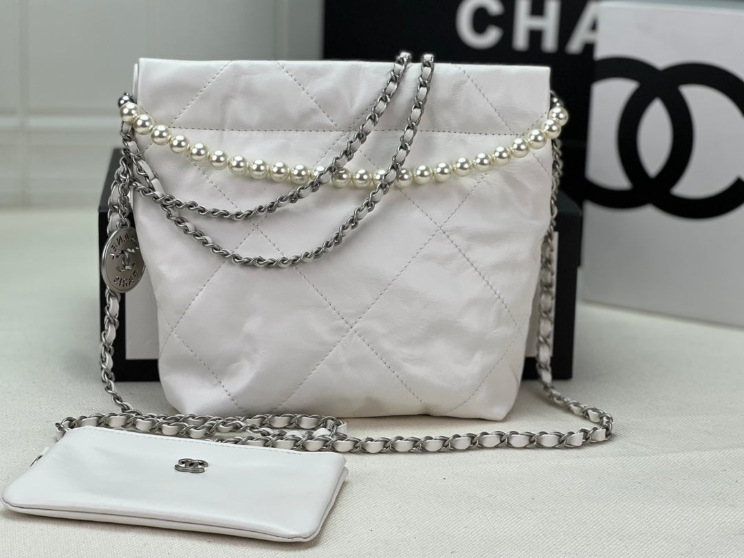 CHANEL 22 3989