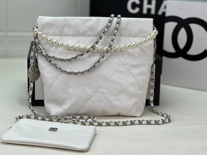 CHANEL 22 3989